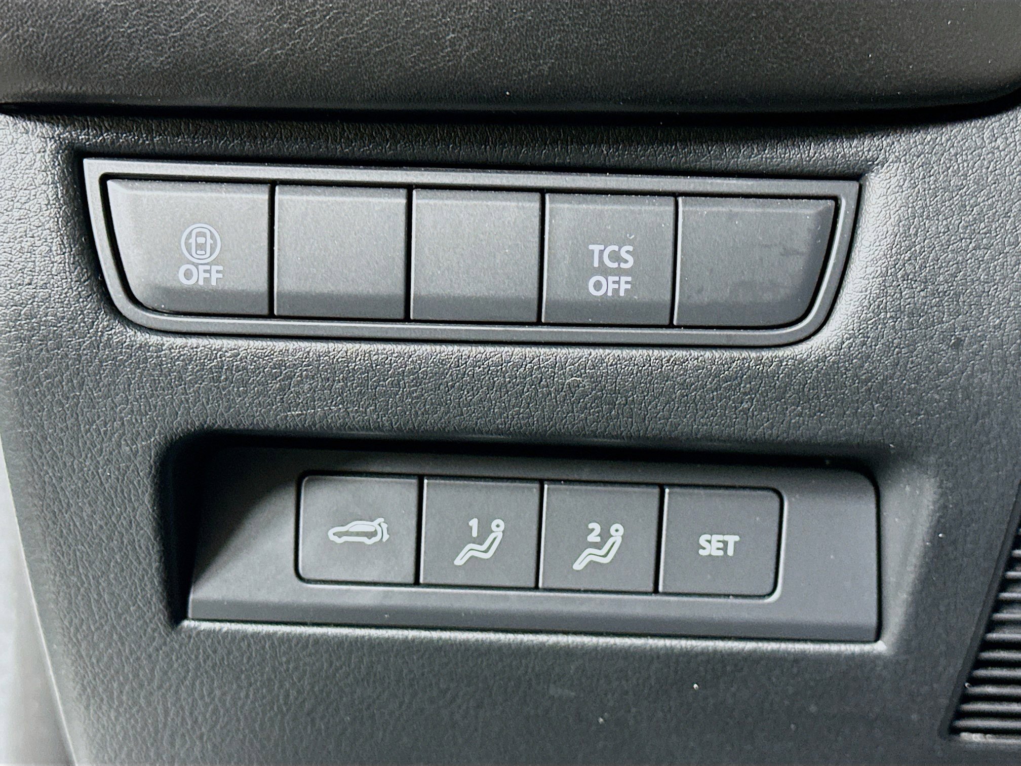 Used 2025 MAZDA CX-50 AWD 2.5 S w/ Premium Plus Pkg image 17