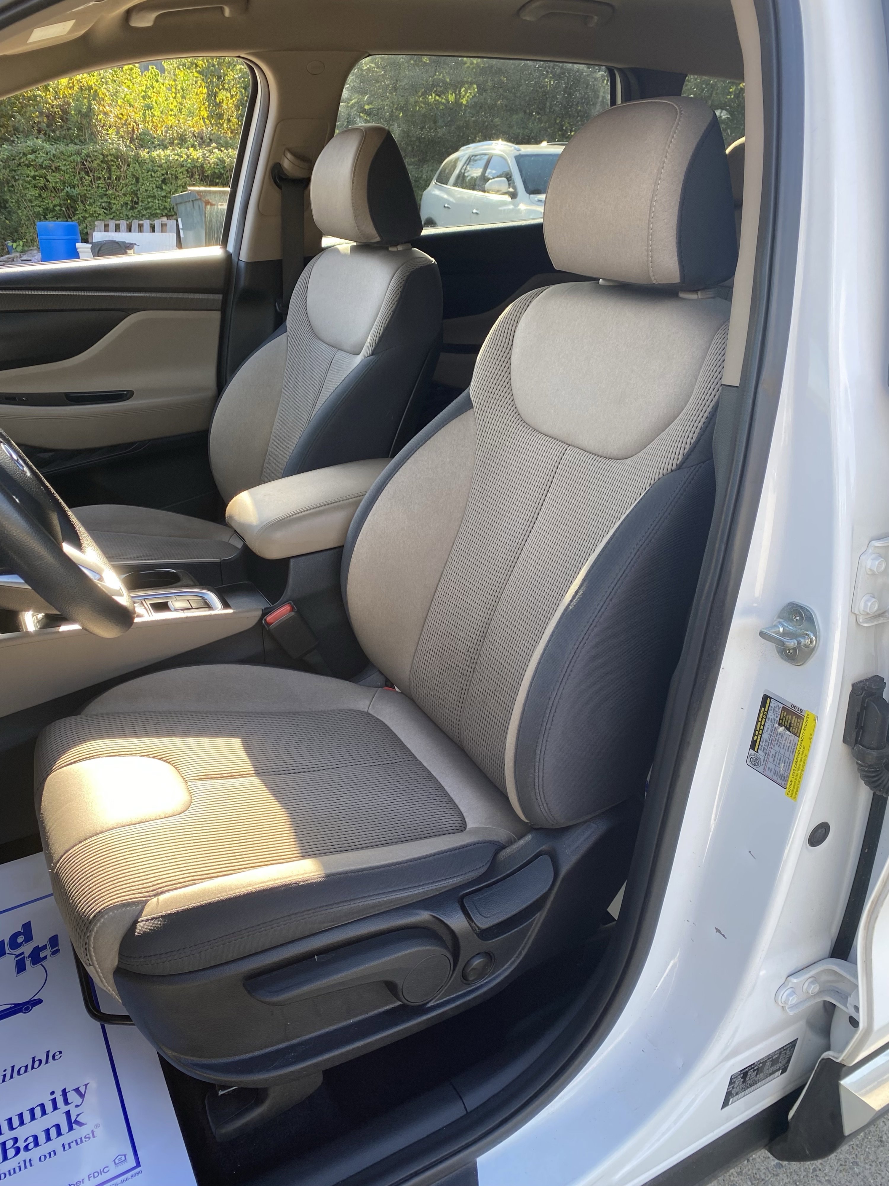 Used 2020 Hyundai Santa Fe SE image 4