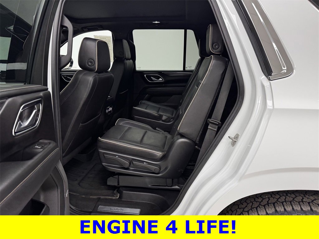 Used 2022 GMC Yukon SLT w/ SLT Luxury Package image 12