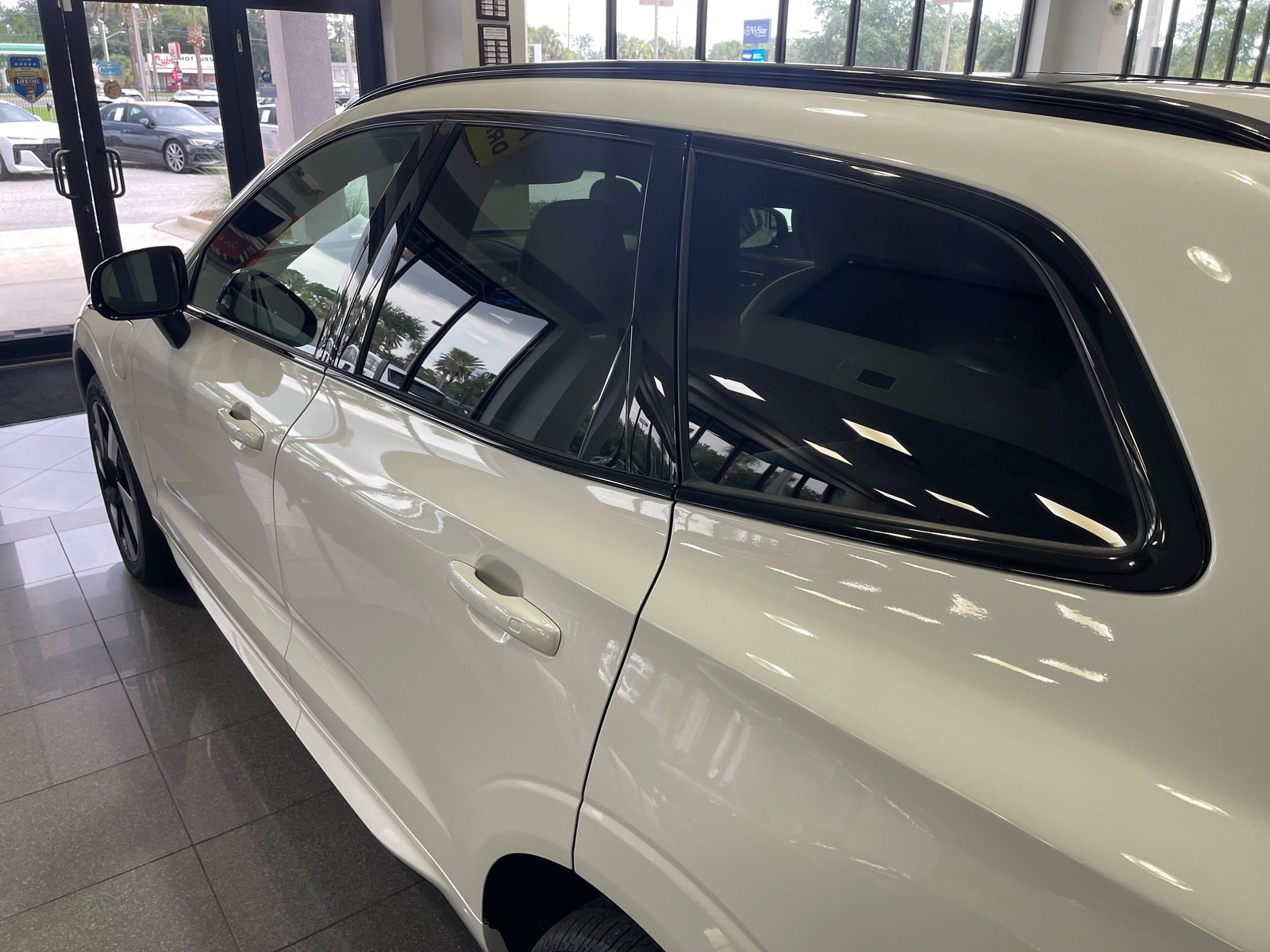 Used 2023 Volvo XC60 T8 Ultimate AWD/4WD image 13