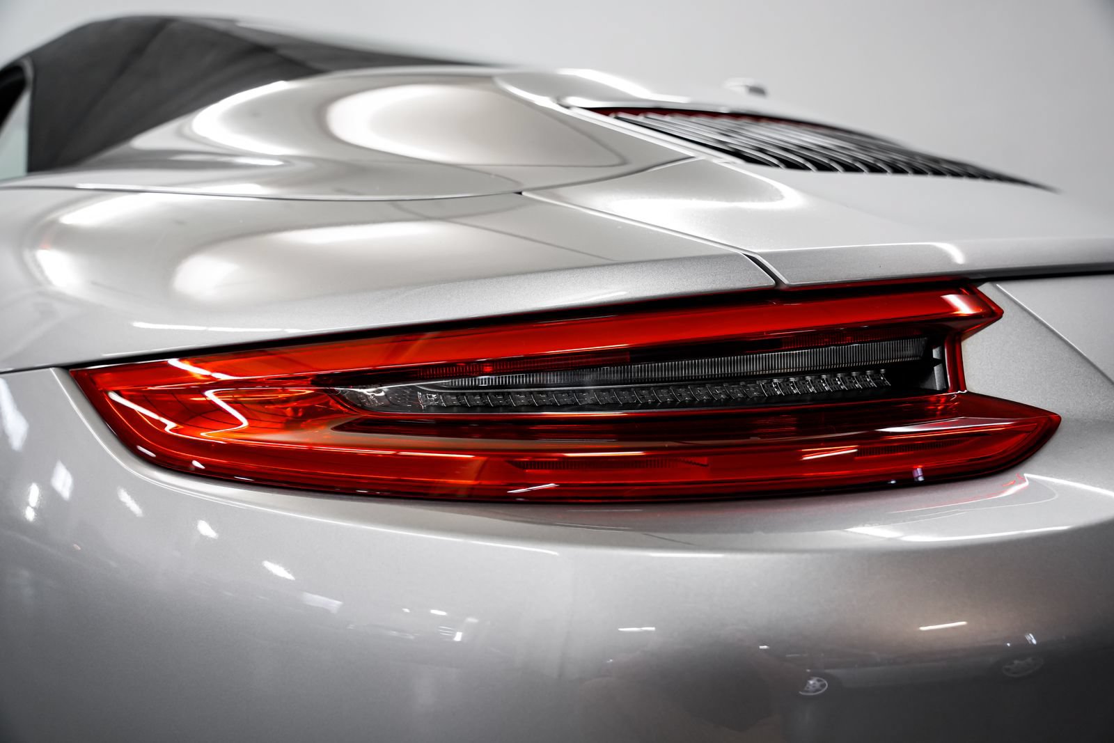 Used 2018 Porsche 911 Carrera S RWD image 34