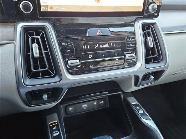 Used 2022 Kia Sorento EX w/ Panoramic Sunroof Package image 15