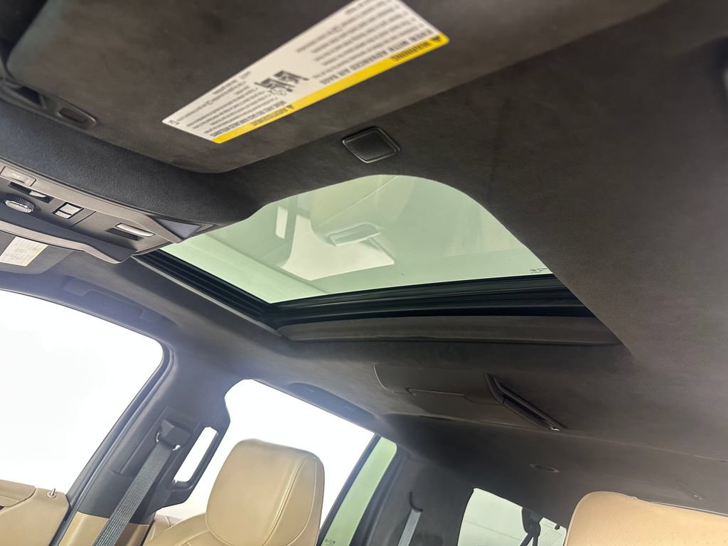 Used 2018 Cadillac Escalade ESV Platinum AWD/4WD image 22