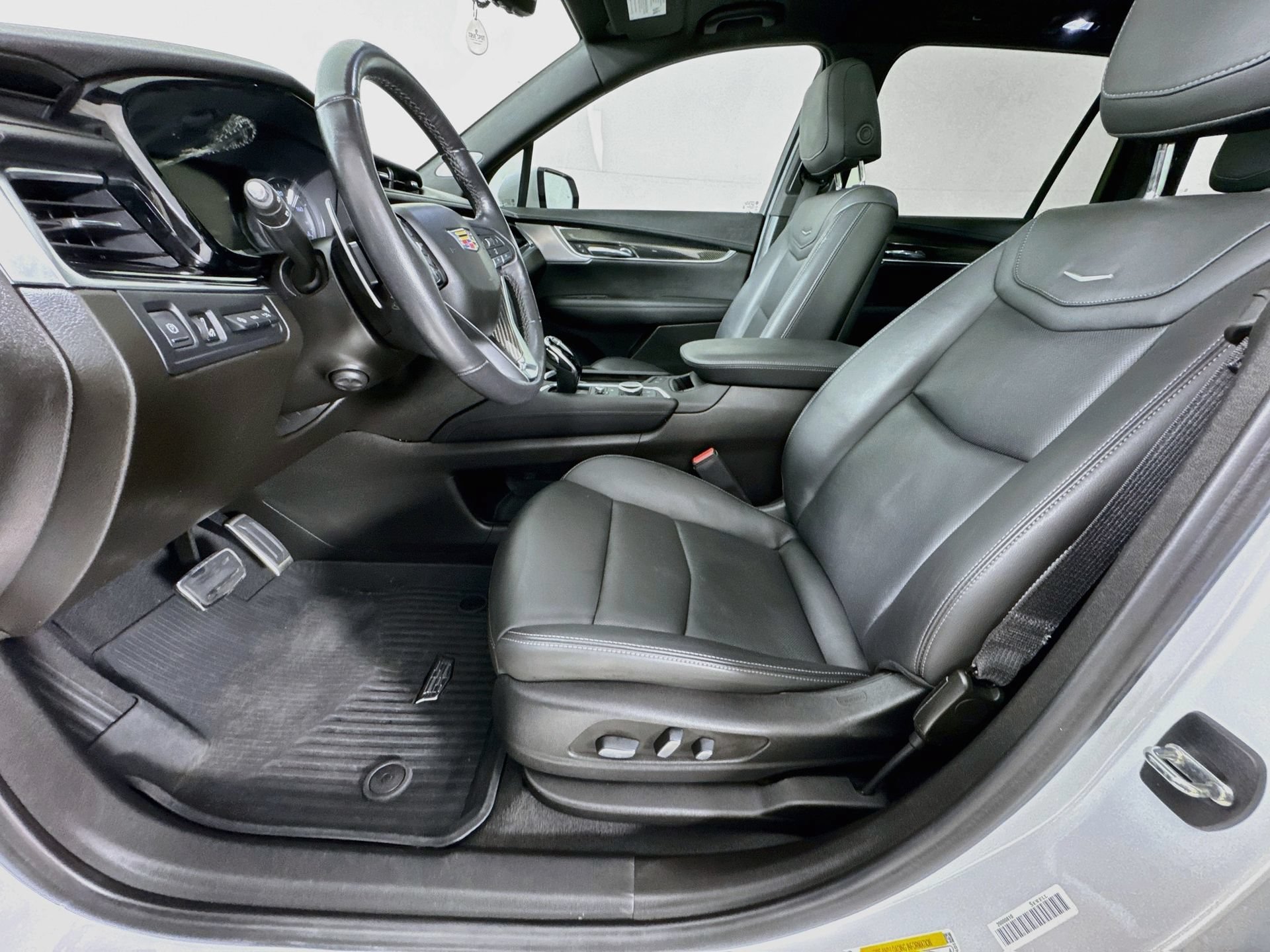 Used 2023 Cadillac XT6 Sport w/ Technology Package AWD/4WD image 23