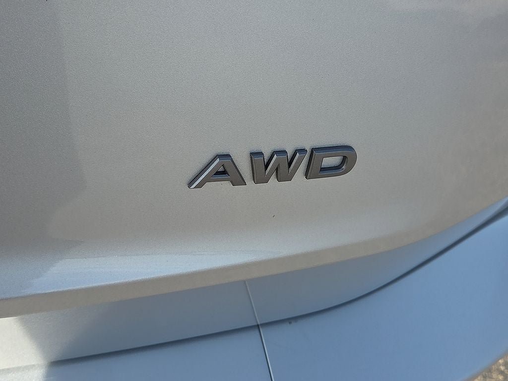 Used 2024 Nissan Rogue S AWD/4WD image 16