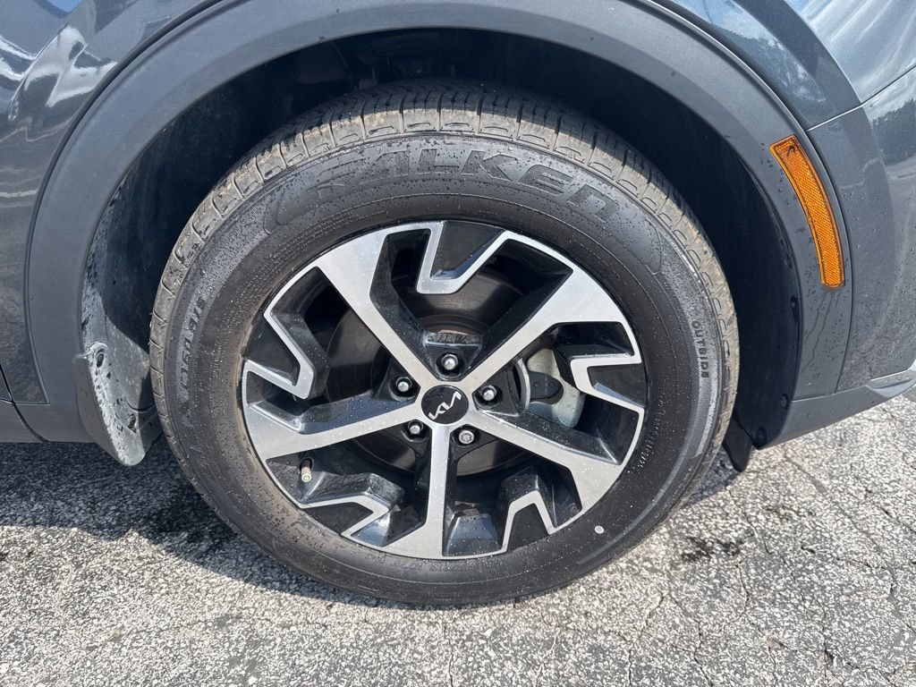 Used 2025 Kia Sportage EX w/ Premium Package FWD image 45
