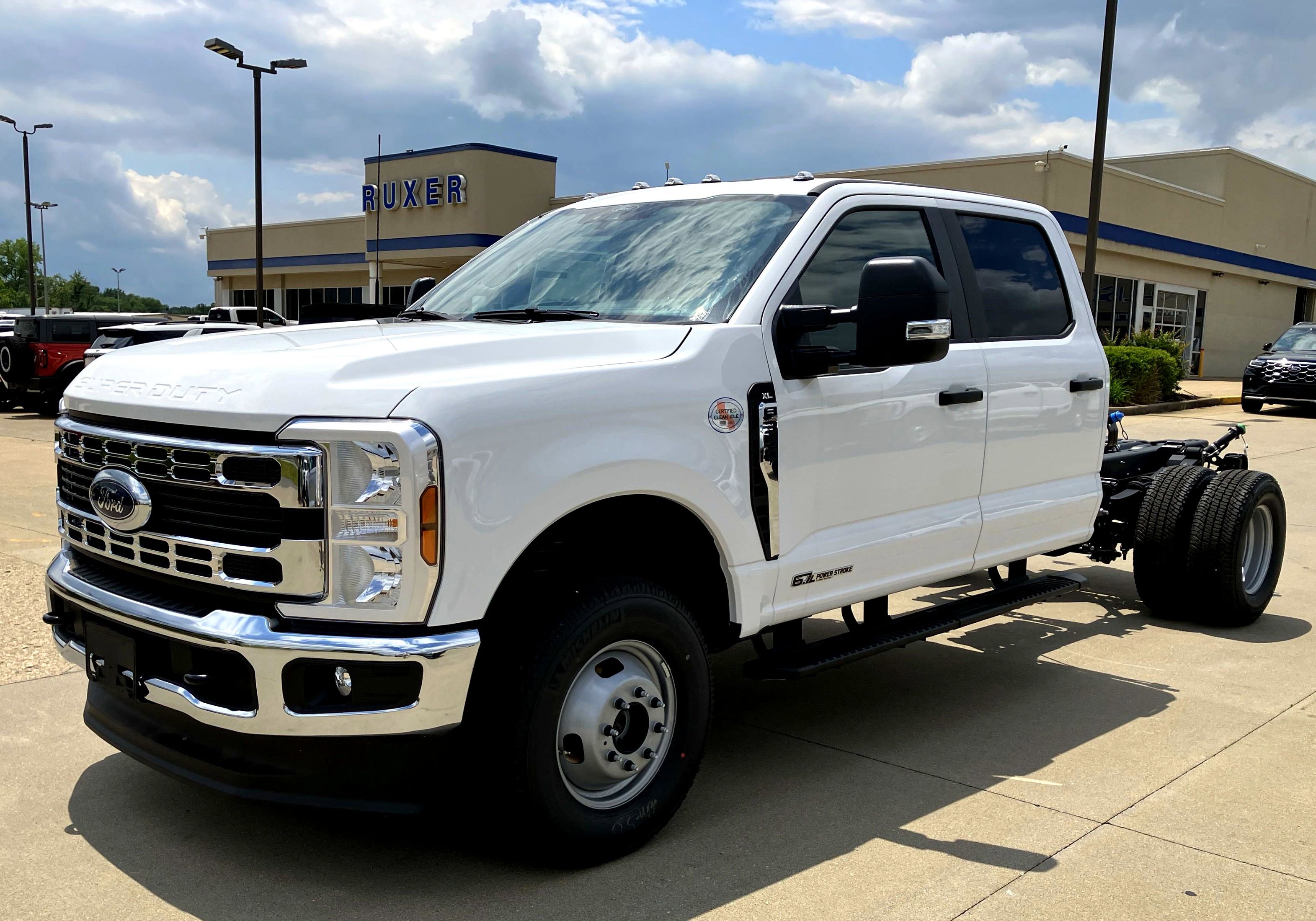 New 2025 Ford F350 XL w/ XL Chrome Package 360° Tour