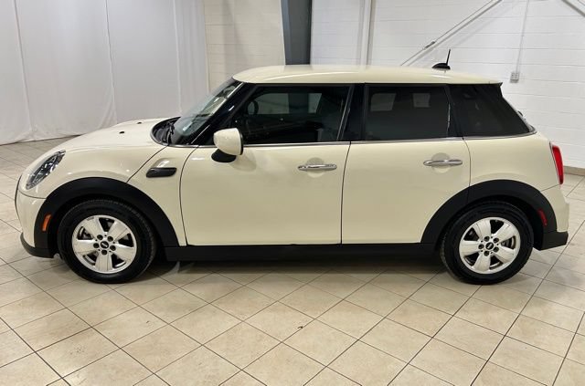 Used 2022 MINI Cooper 4-Door Hardtop FWD image 2