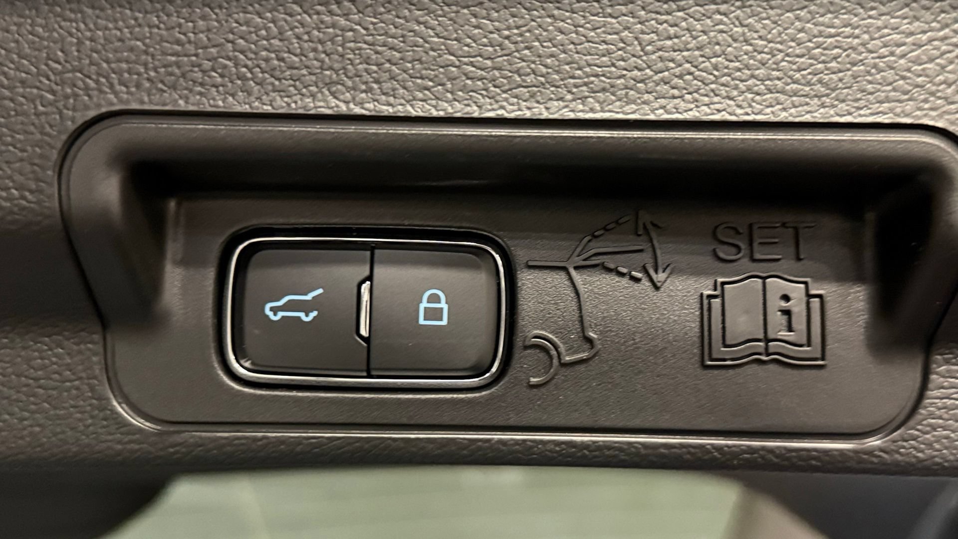 New 2026 Ford Explorer Active AWD/4WD image 28