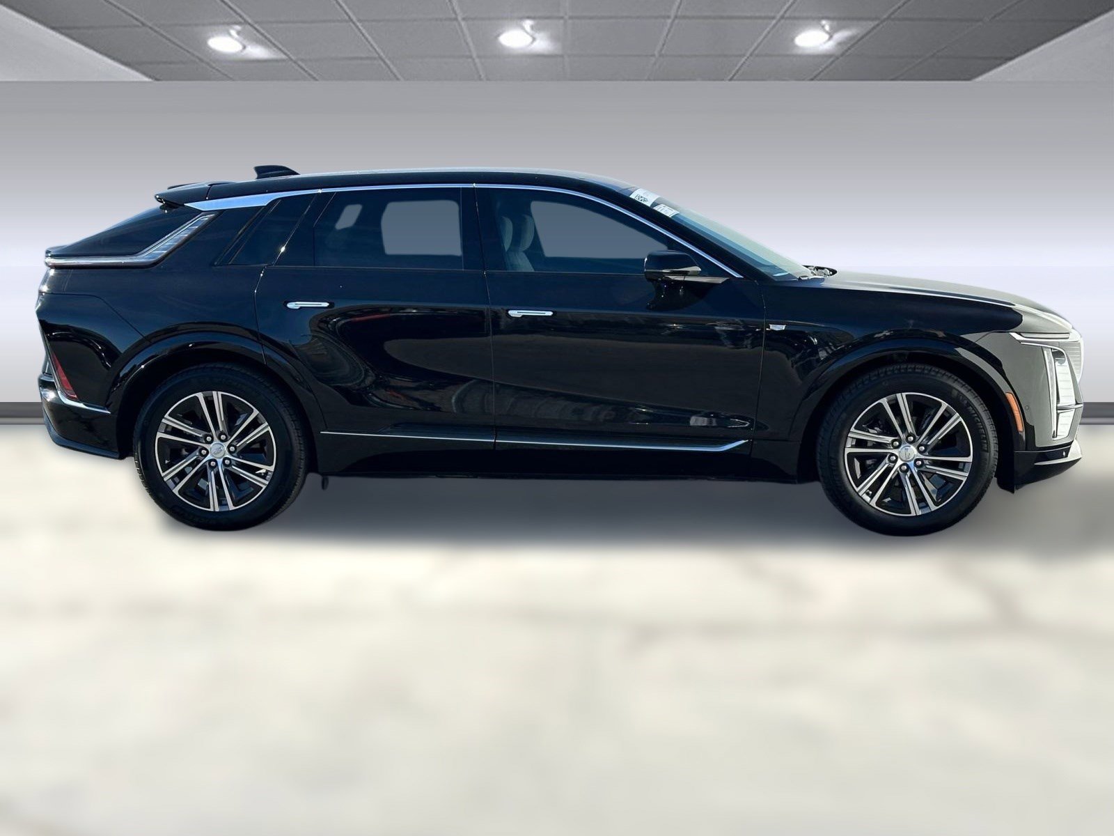 Certified 2024 Cadillac Lyriq Luxury image 6