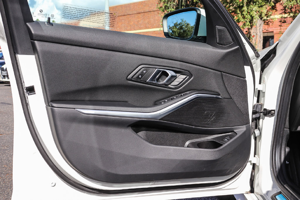 Used 2026 BMW 330i Sedan RWD image 21