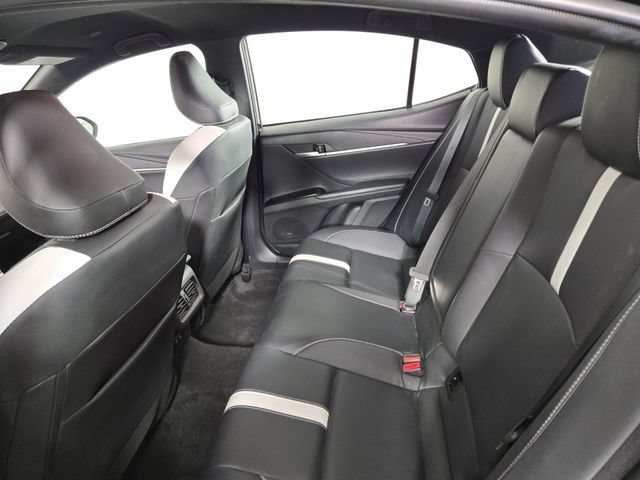Used 2025 Toyota Camry SE FWD image 14