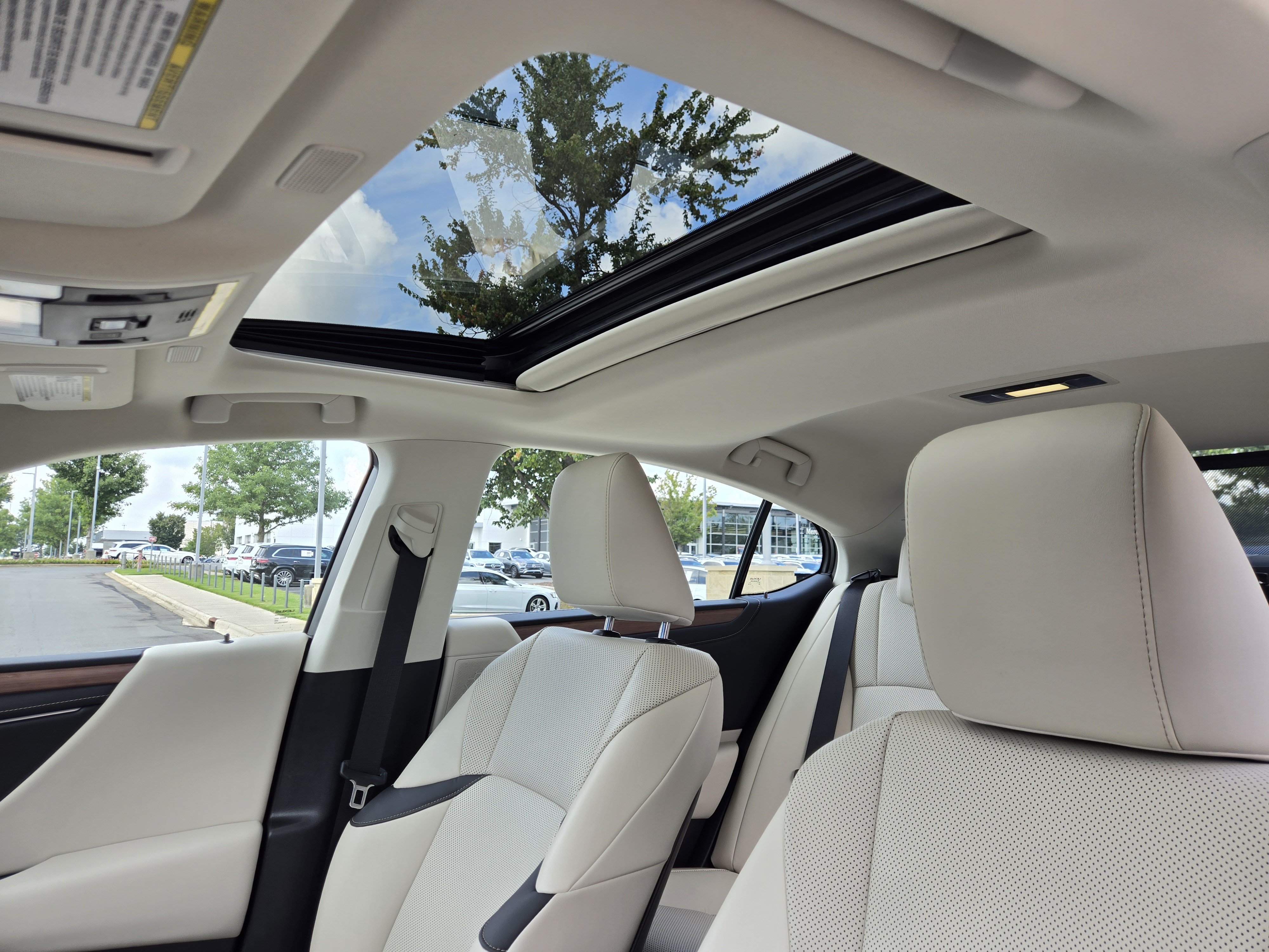 Used 2025 Lexus ES 350 w/ Premium Package FWD image 28