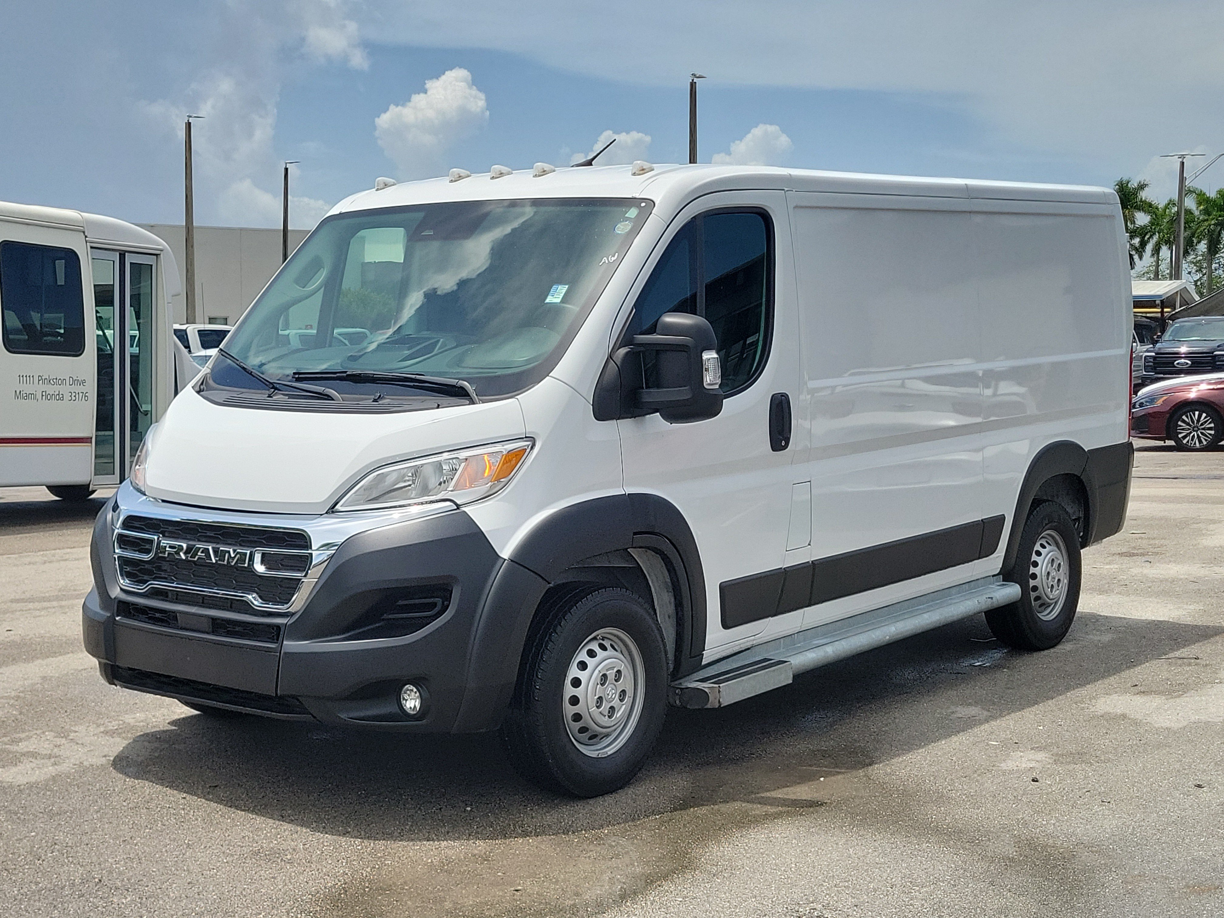 Used 2025 RAM ProMaster 2500 w/ U-Haul Equipment Group FWD image 1