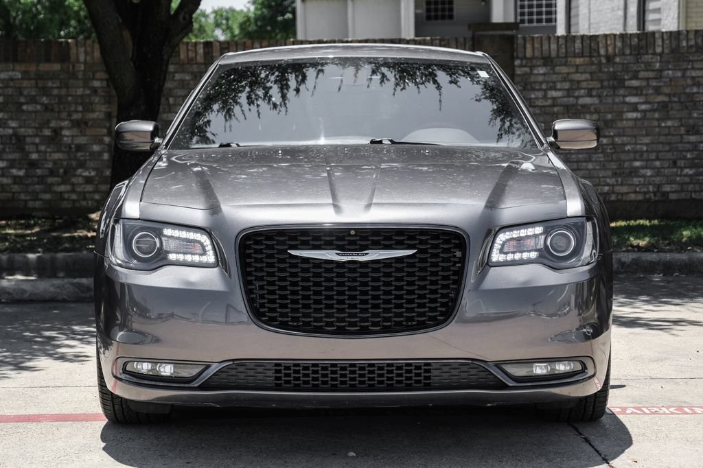 Used 2019 Chrysler 300 S RWD image 10