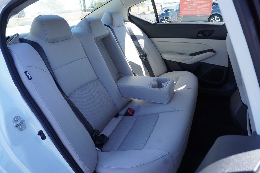 Certified 2025 Nissan Altima 2.5 SV FWD image 9