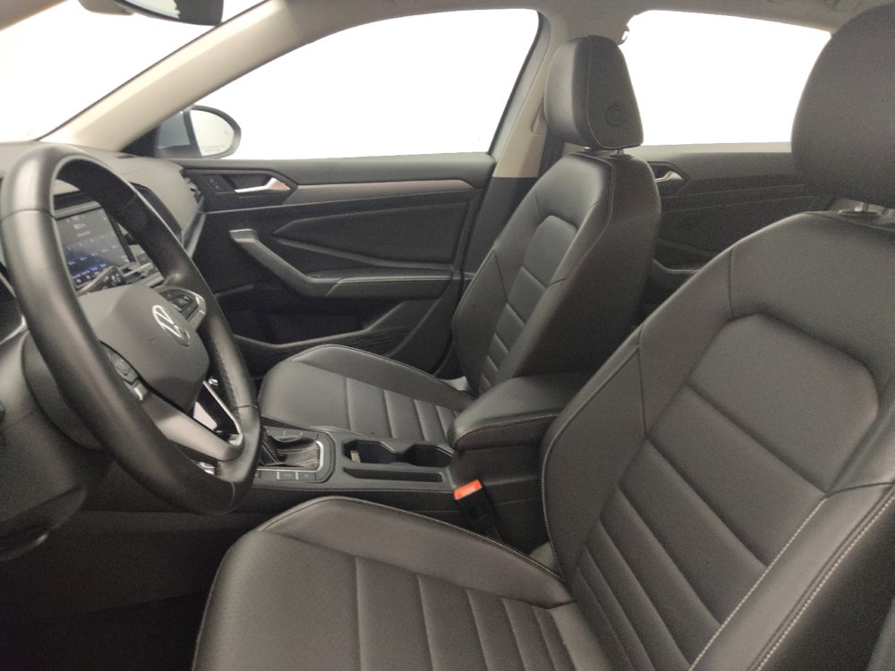 Used 2024 Volkswagen Jetta SE image 17