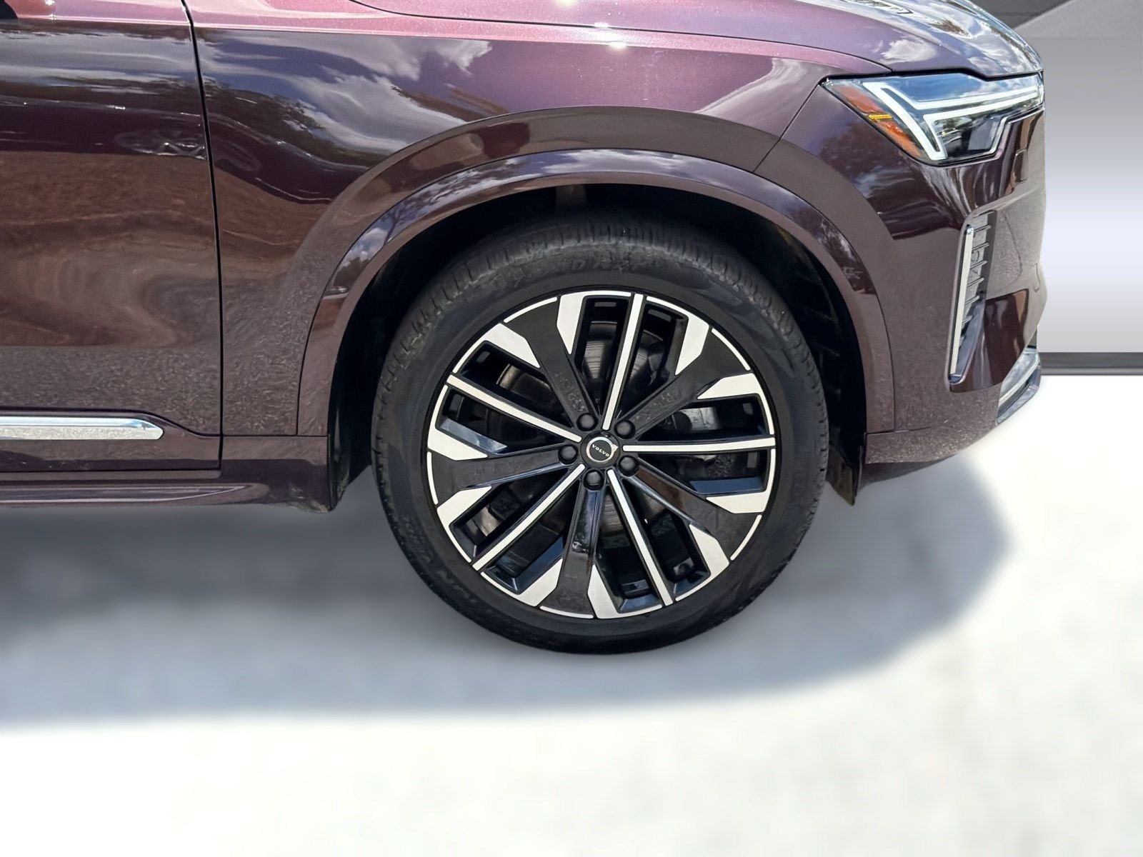 Certified 2025 Volvo XC90 B6 Core AWD/4WD image 13