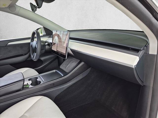 Used 2024 Tesla Model Y Long Range RWD image 24