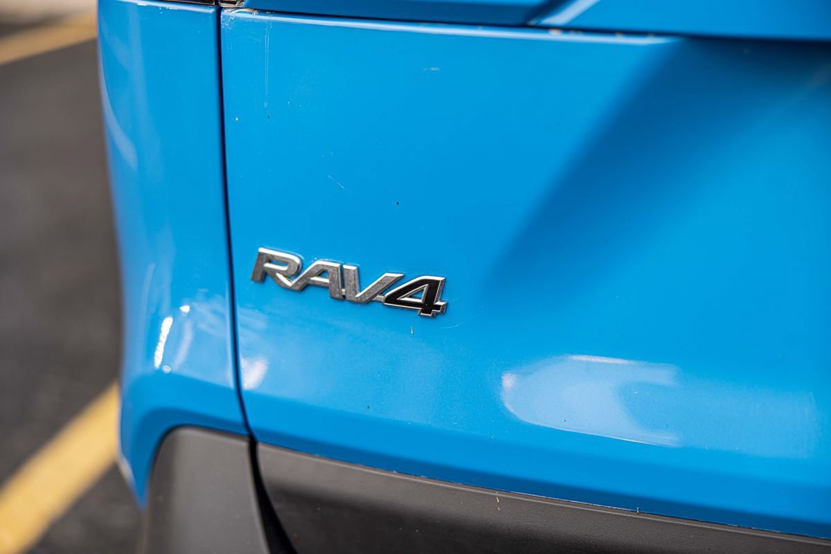 Used 2019 Toyota RAV4 LE w/ All Weather Liner Package AWD/4WD image 14
