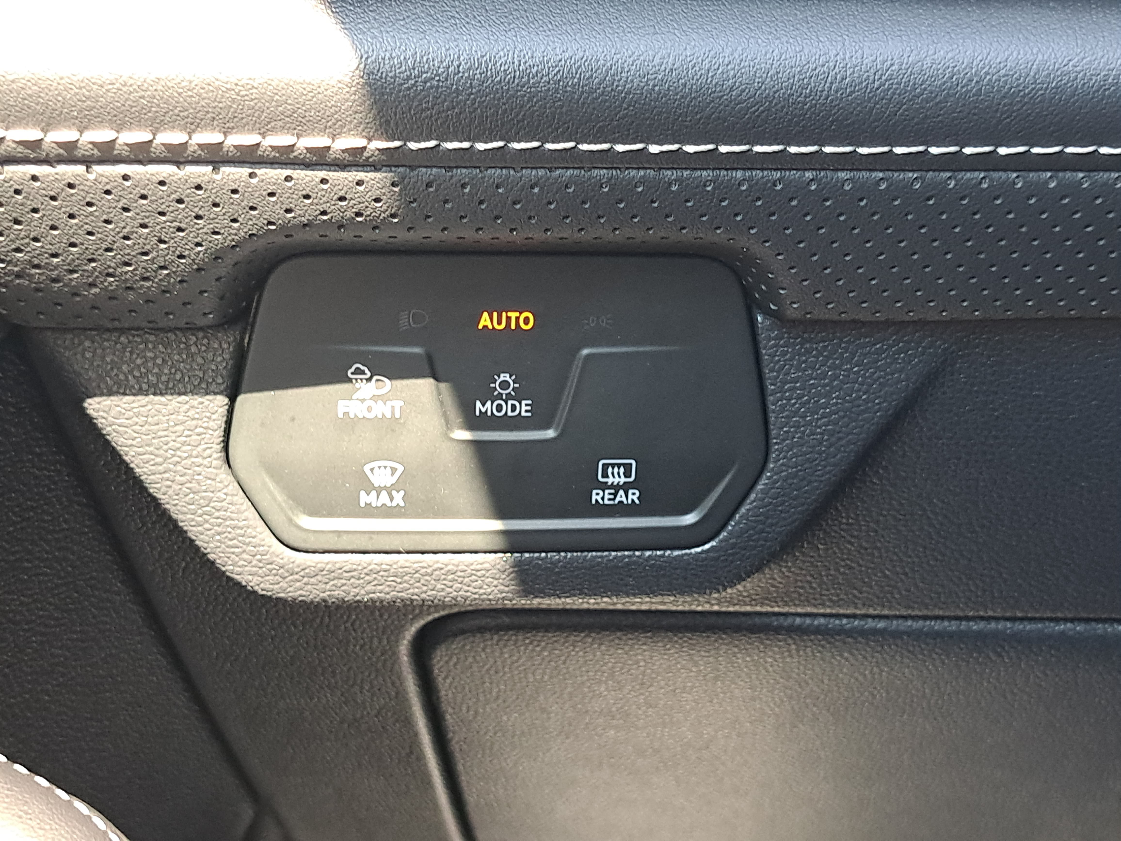 Certified 2026 Volkswagen Atlas SEL AWD/4WD image 27