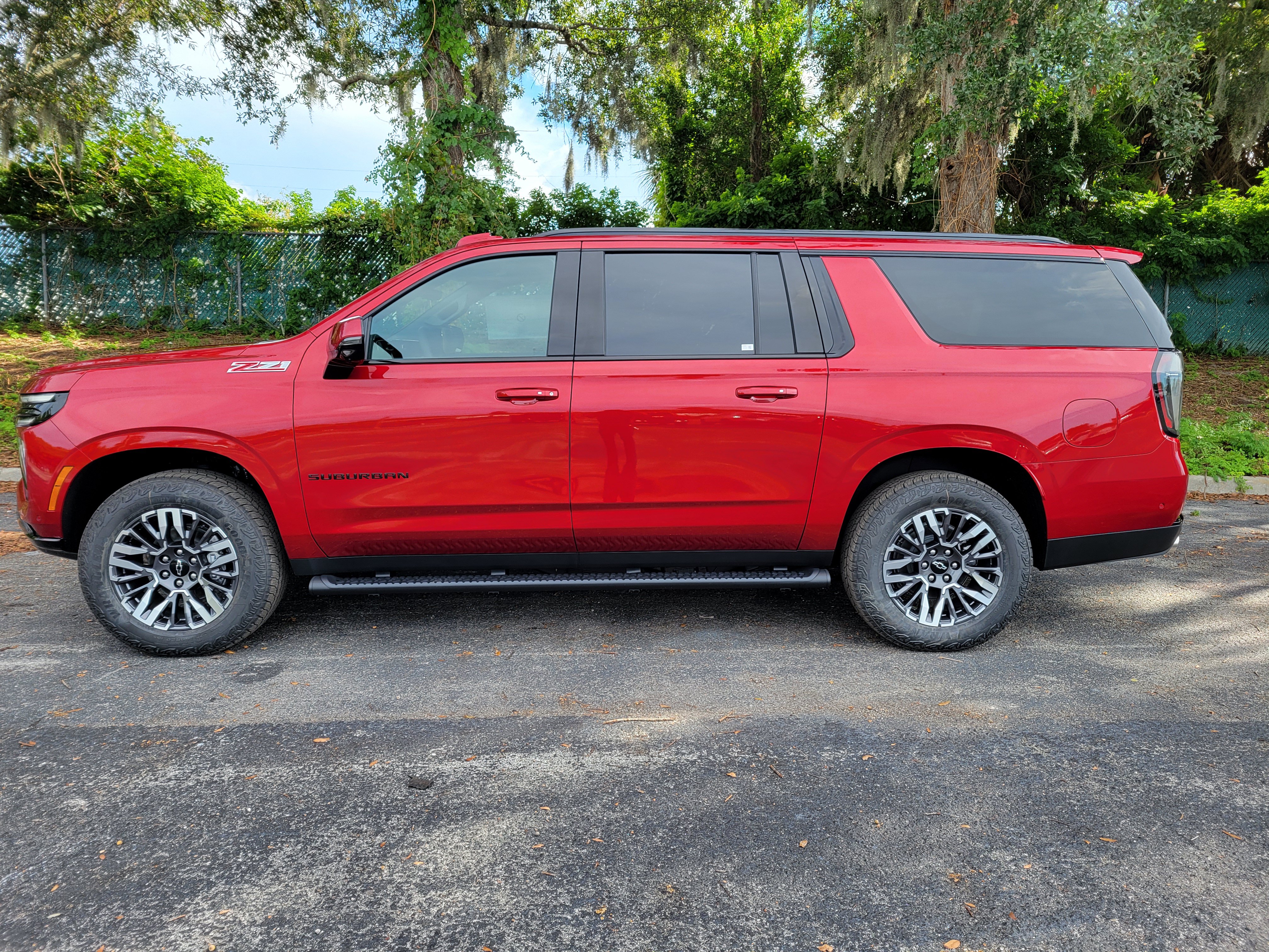 New 2026 Chevrolet Suburban Z71 w/ Z71 Off-Road Package AWD/4WD image 12