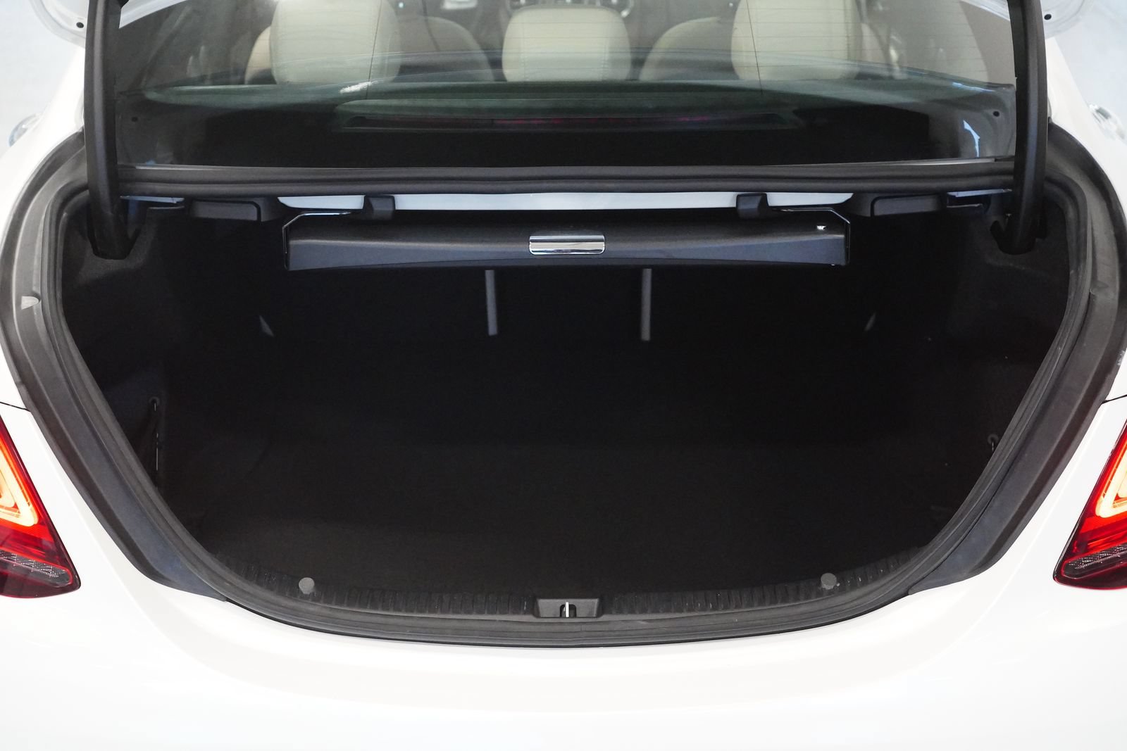 Certified 2020 Mercedes-Benz C 300 4MATIC Sedan image 31