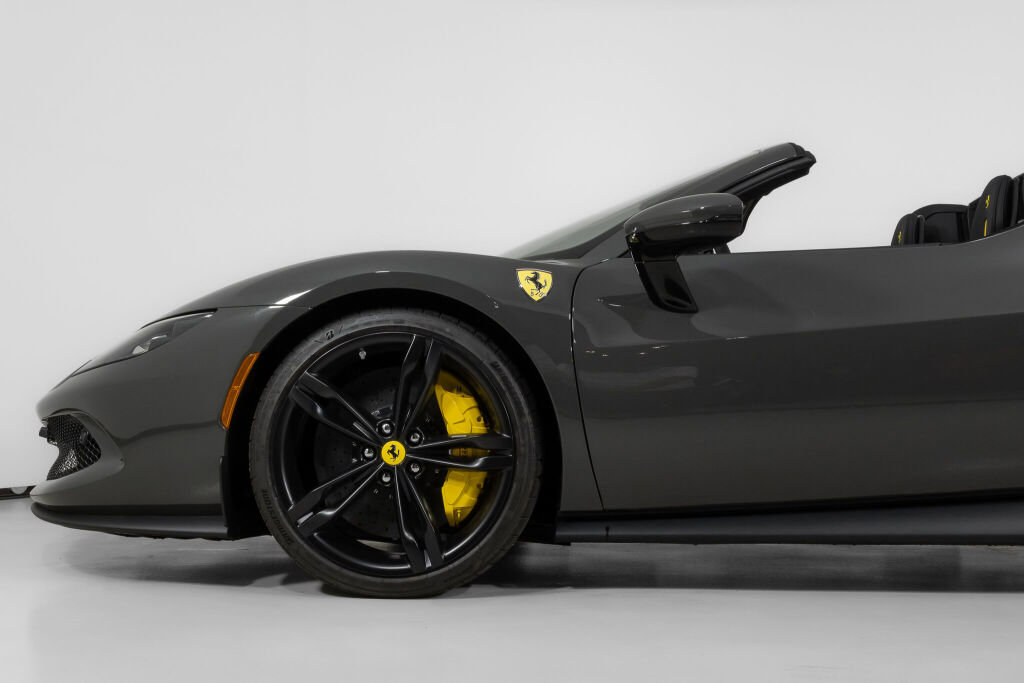 Used 2025 Ferrari 296 GTS image 15