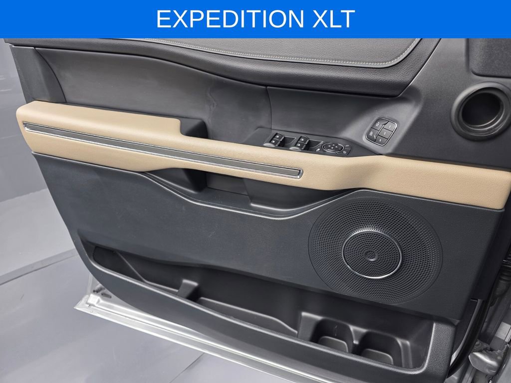 Used 2022 Ford Expedition XLT image 26