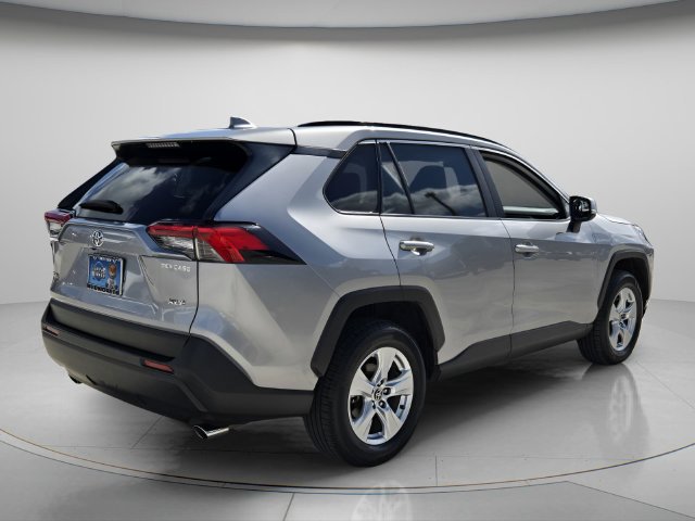 Used 2020 Toyota RAV4 XLE w/ Convenience Package FWD image 6