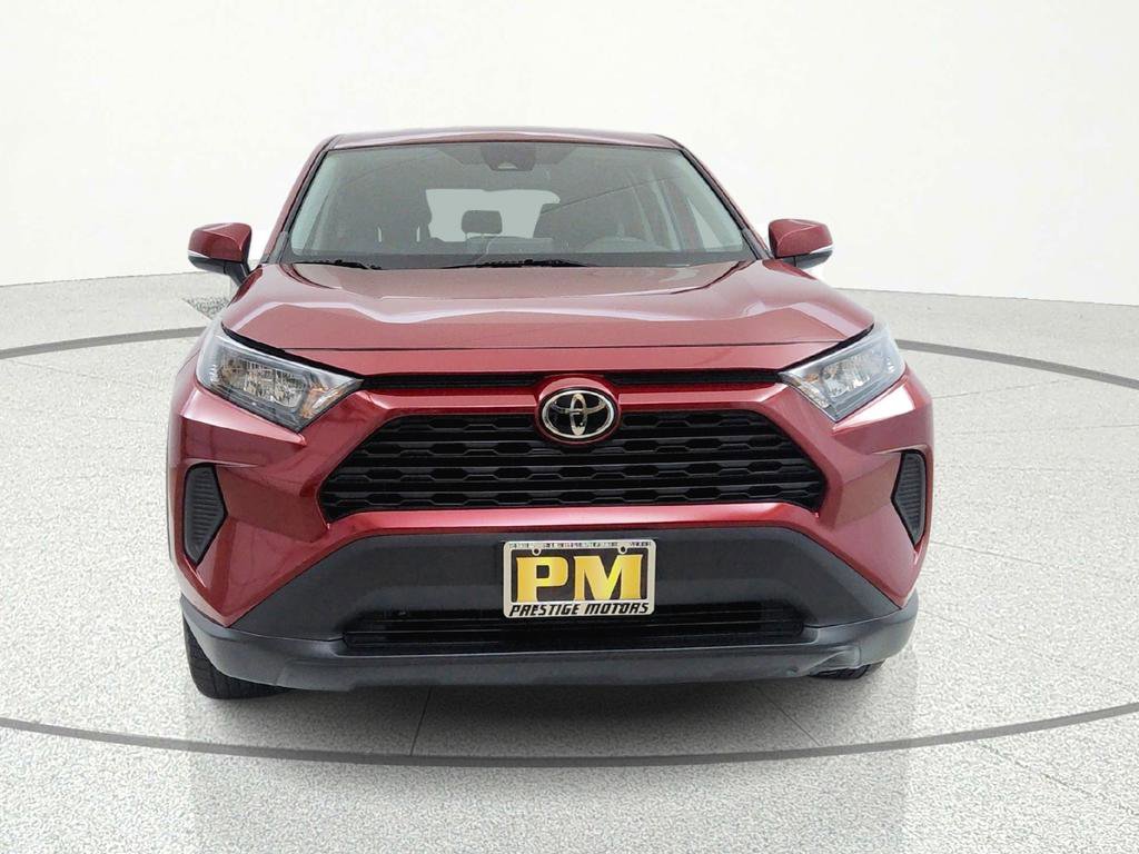 Used 2022 Toyota RAV4 LE AWD/4WD image 2