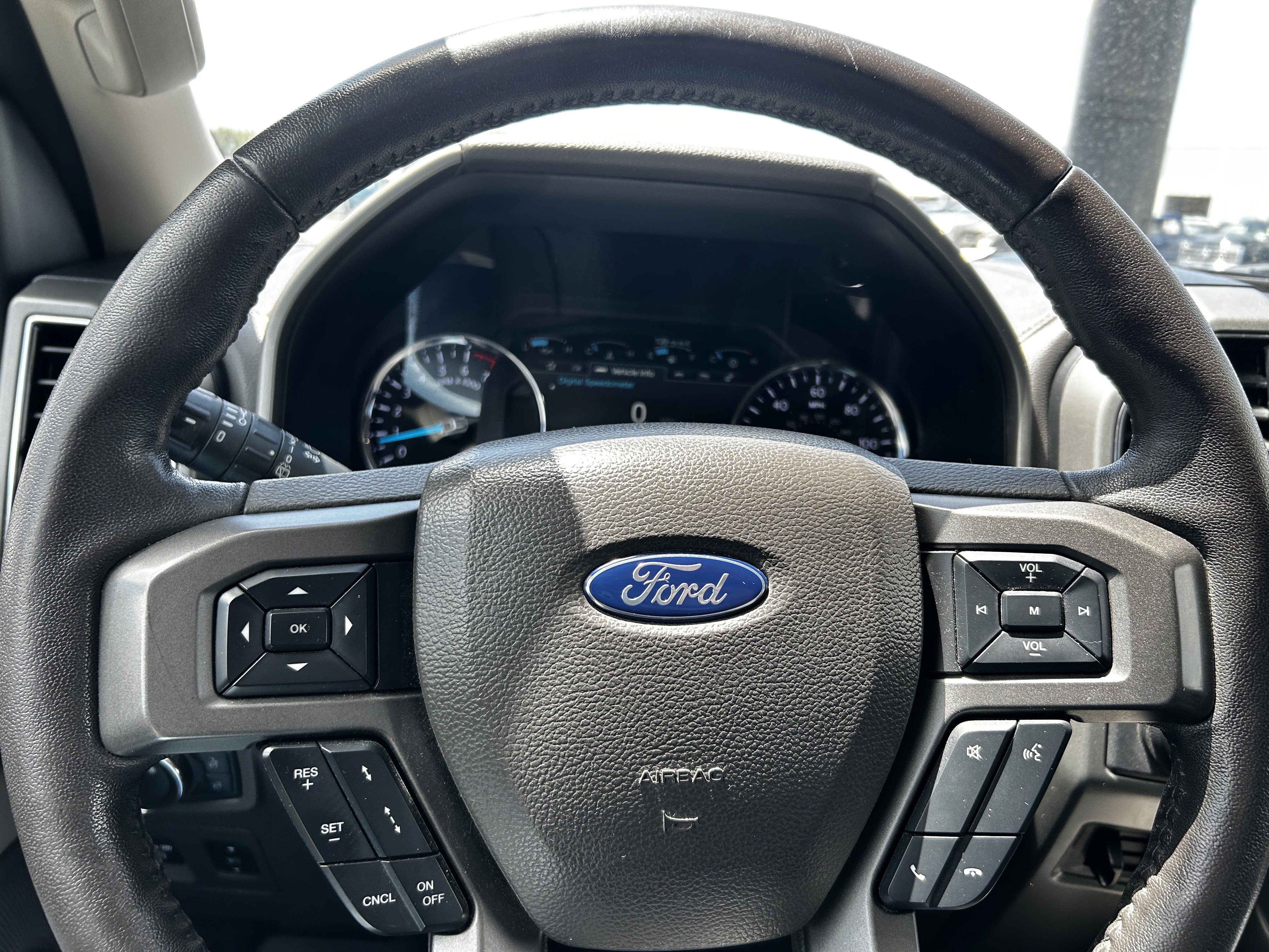 Used 2018 Ford Expedition Max XLT w/ Equipment Group 202A AWD/4WD image 17