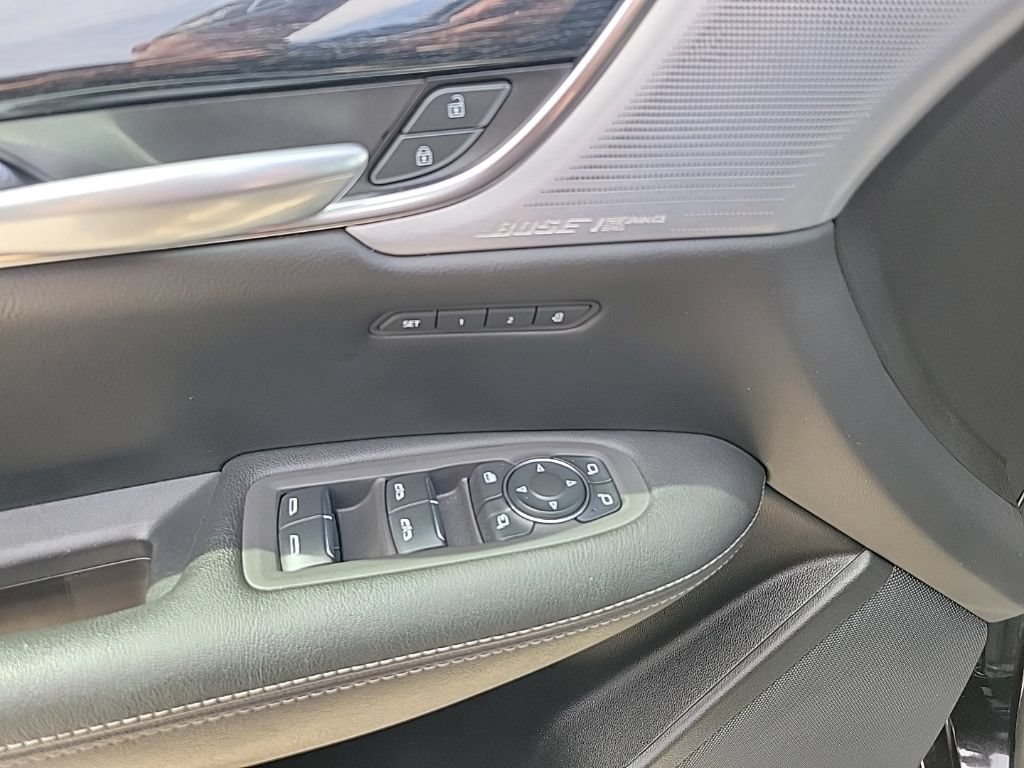 Used 2022 Cadillac XT5 Premium Luxury w/ Technology Package AWD/4WD image 19