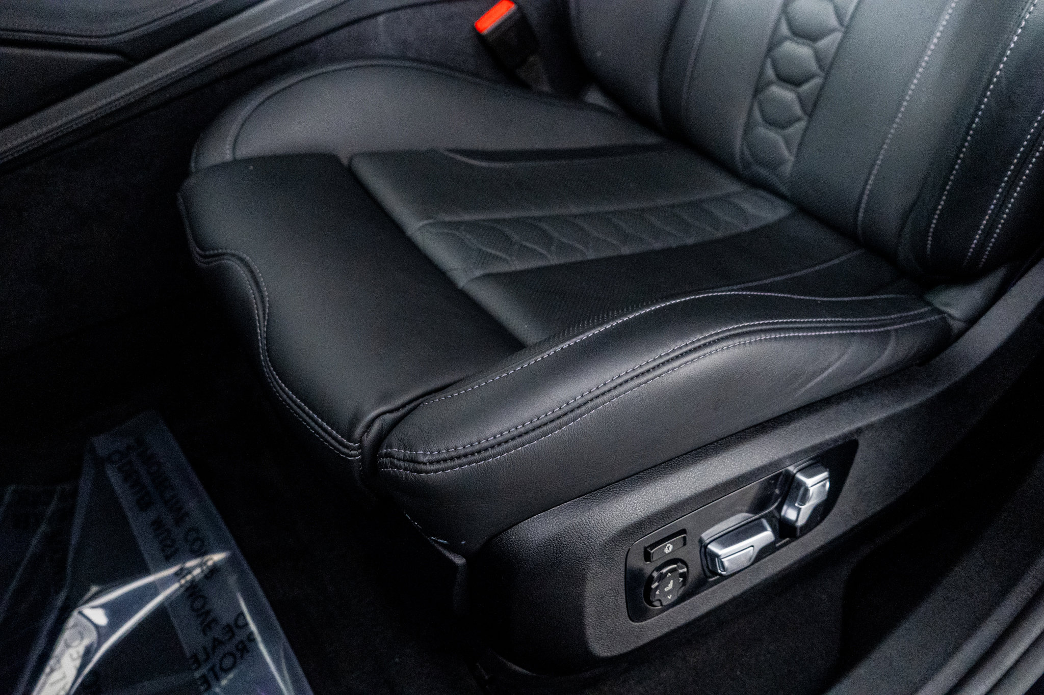 Used 2025 BMW X6 M Competition image 29