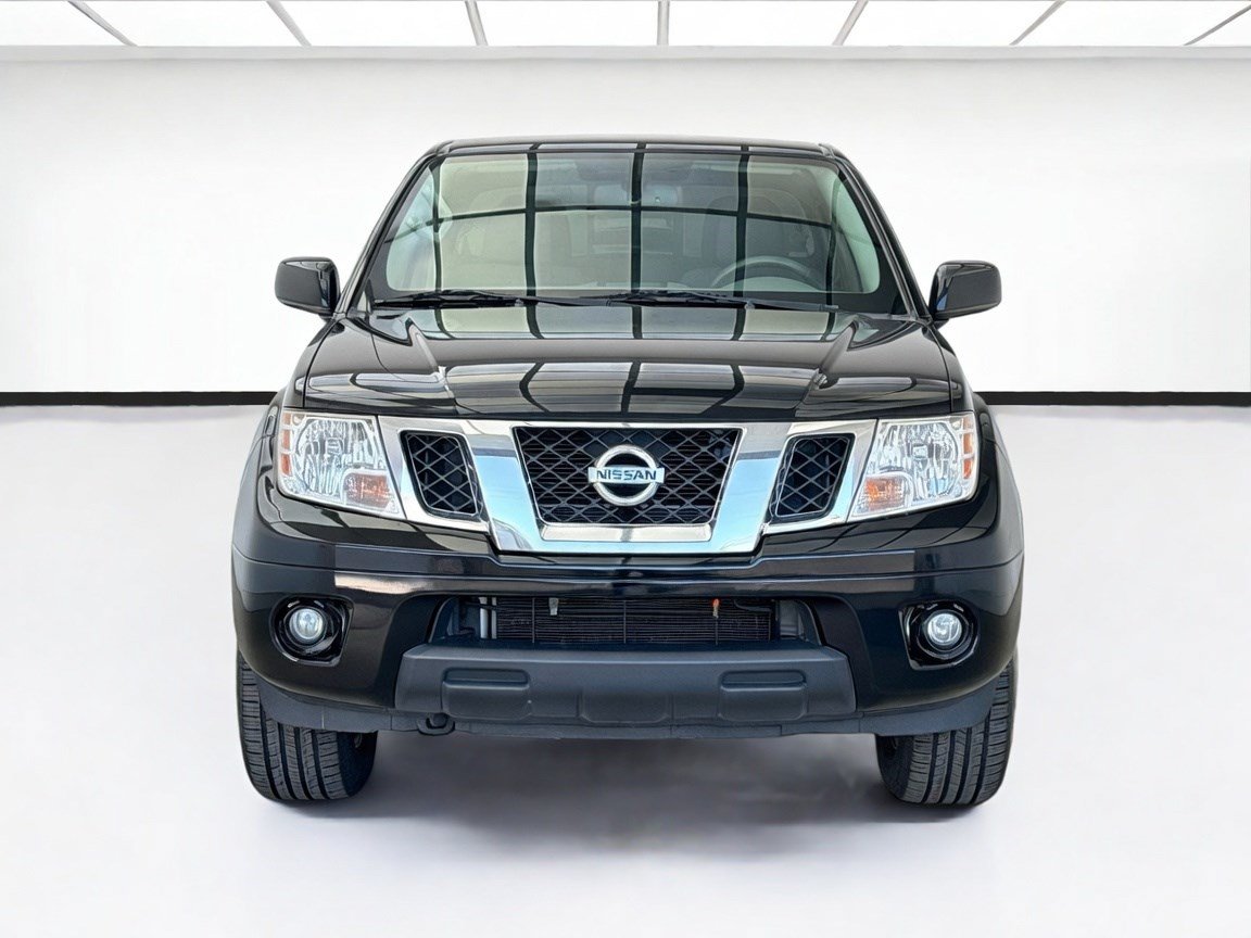 Used 2021 Nissan Frontier SV w/ Midnight Edition Floor Mats AWD/4WD image 2
