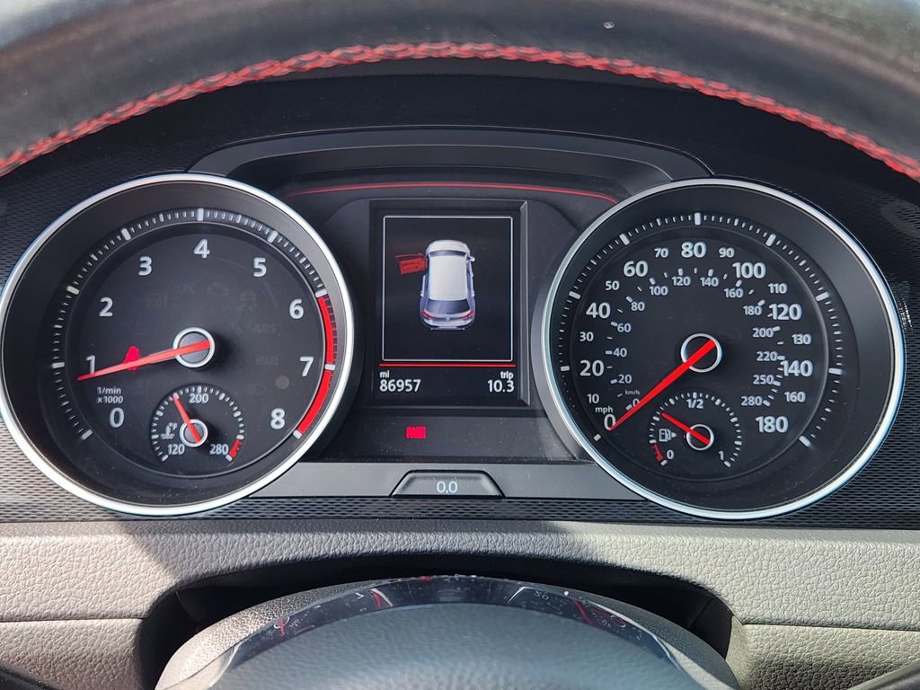 Used 2017 Volkswagen GTI SE image 19