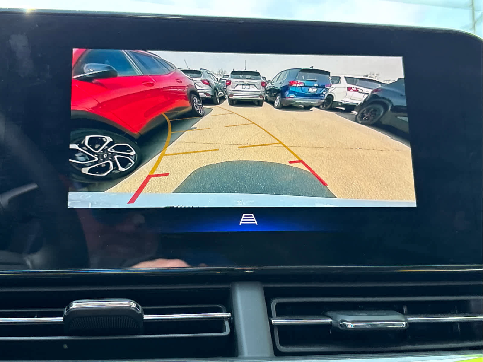 Certified 2024 Chevrolet Trax LT w/ Driver Confidence Package image 11