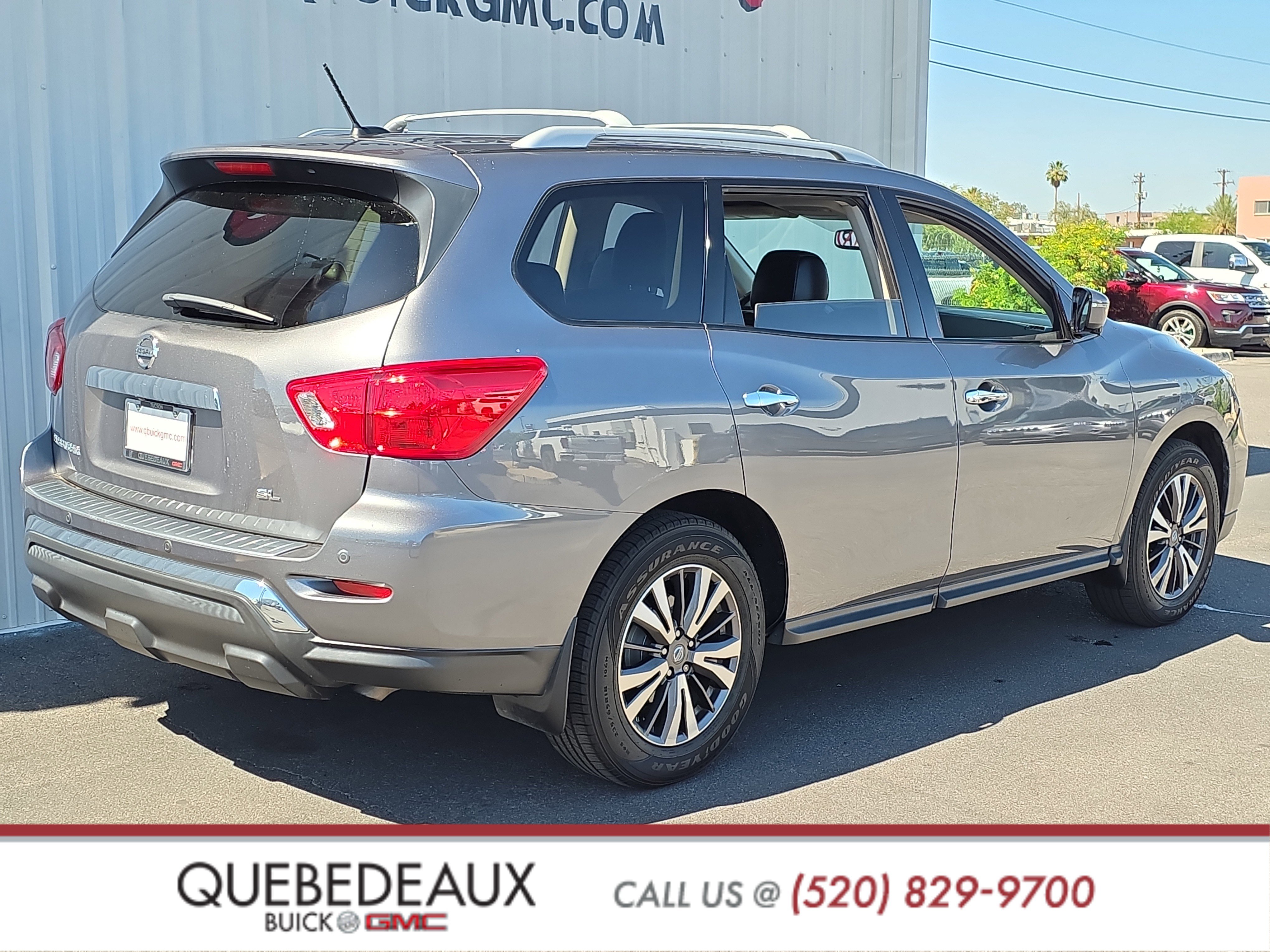 Used 2017 Nissan Pathfinder SL FWD image 7
