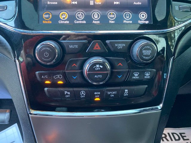 Used 2021 Jeep Grand Cherokee Laredo X AWD/4WD image 13