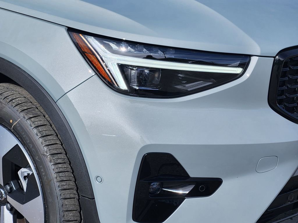 New 2026 Volvo XC40 B5 Plus w/ Protection Package Premier image 28