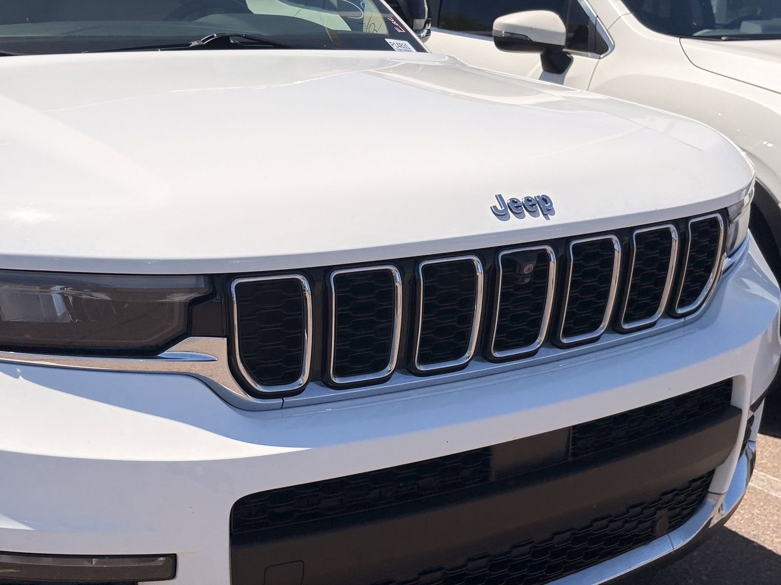 Used 2021 Jeep Grand Cherokee L Limited w/ Luxury Tech Group II AWD/4WD image 4