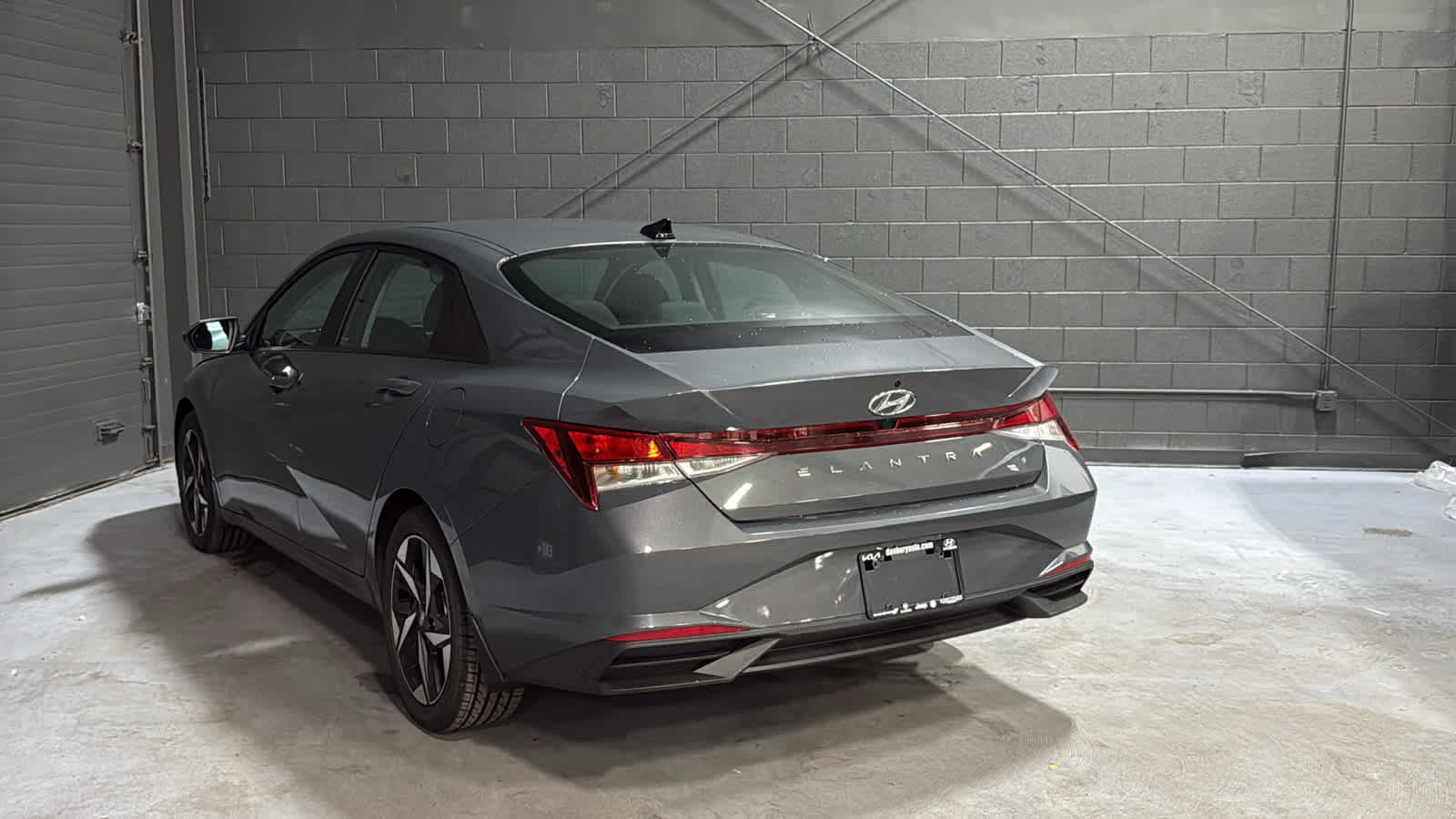 Used 2023 Hyundai Elantra SEL w/ Convenience Package FWD image 4