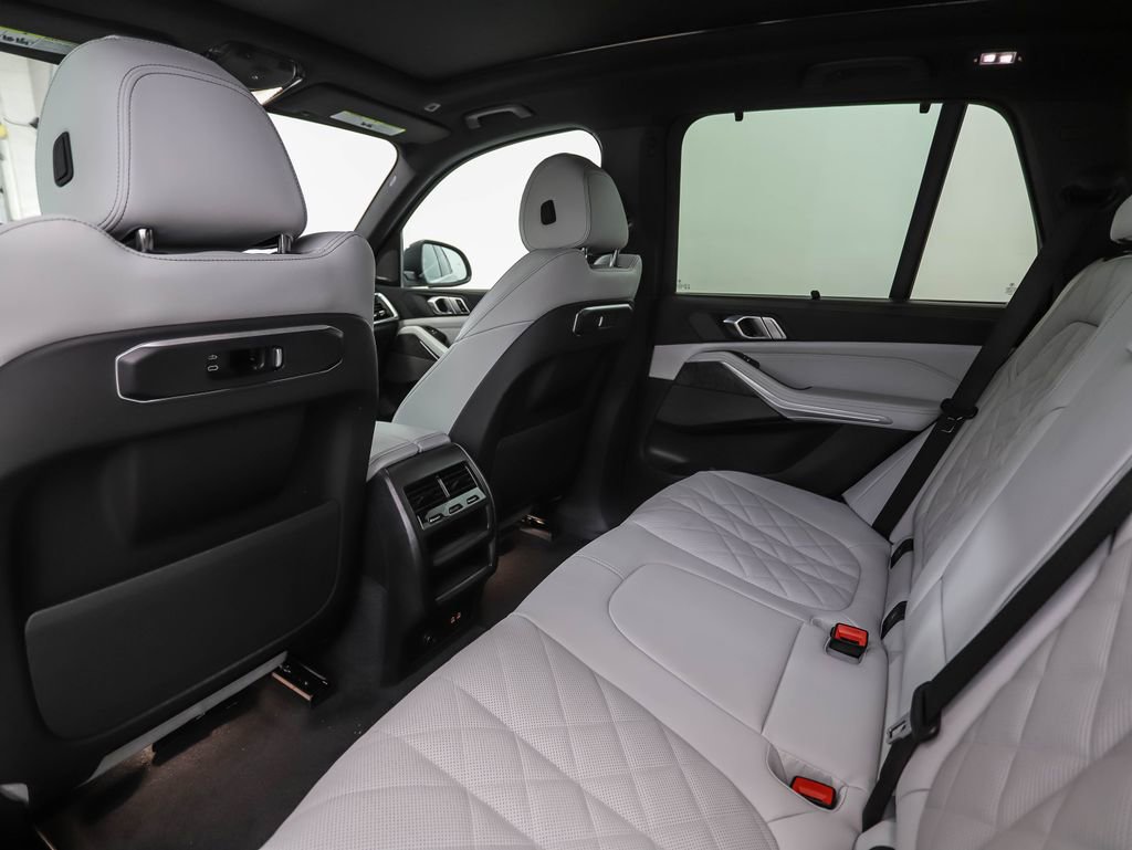 New 2026 BMW X5 xDrive40i w/ Executive Package image 21