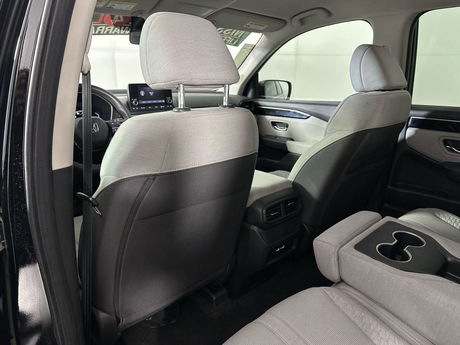 Used 2023 Honda Pilot LX image 28