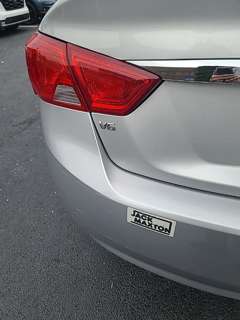 Used 2017 Chevrolet Impala LT FWD image 7