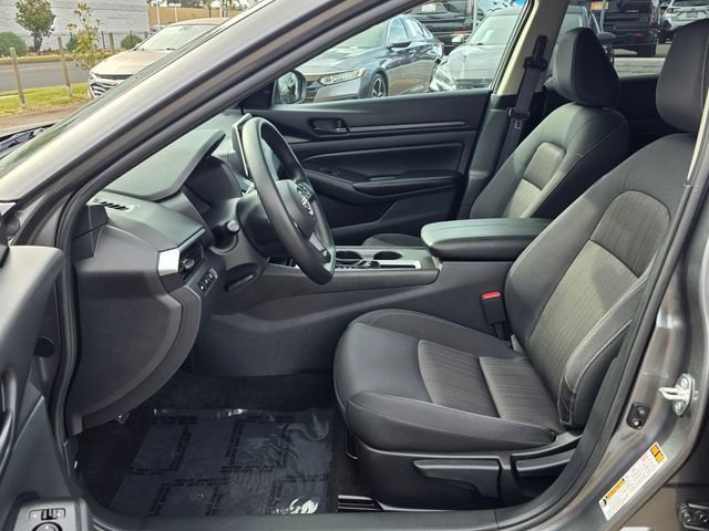 Used 2025 Nissan Altima 2.5 S FWD image 14