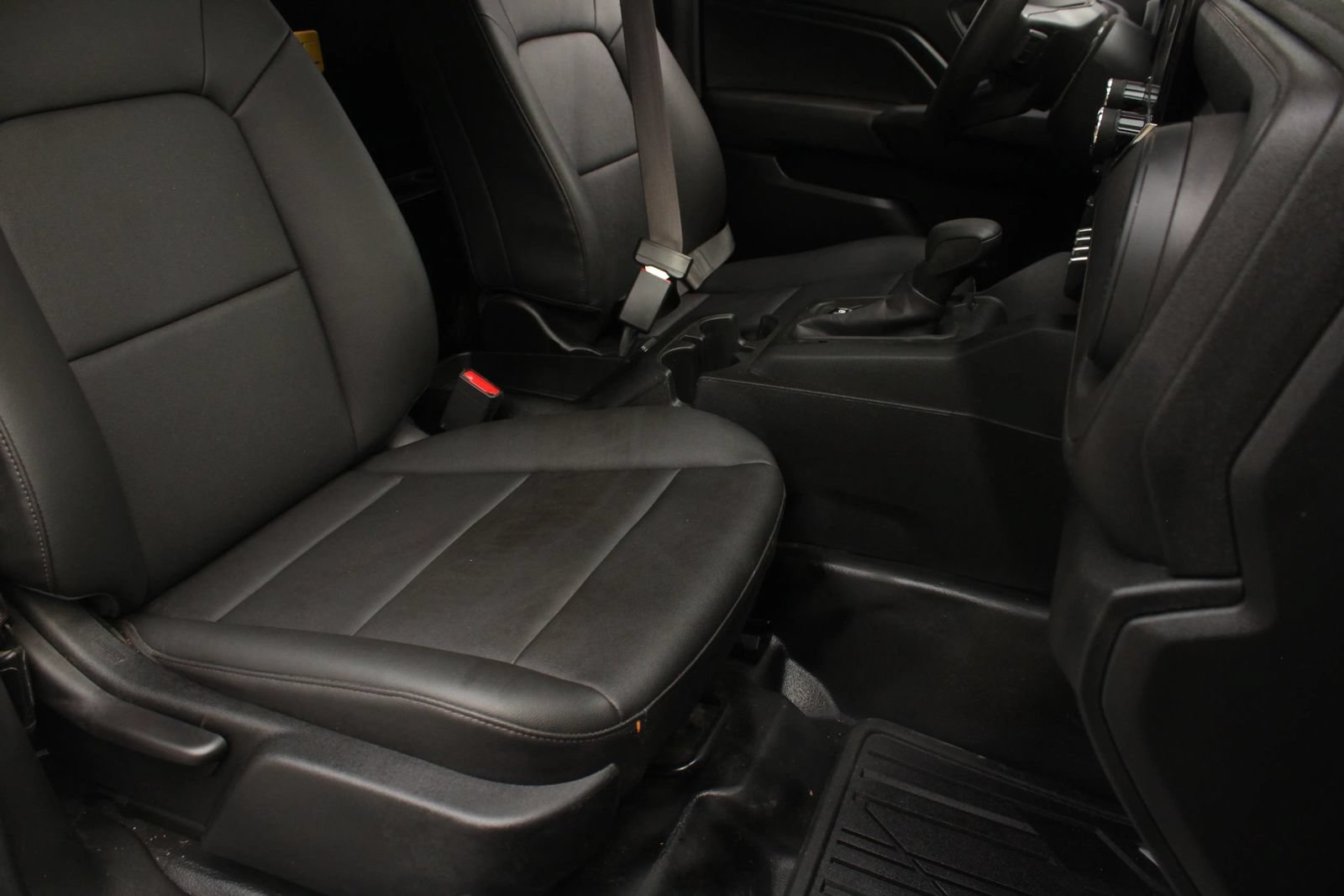 Used 2023 Chevrolet Colorado W/T w/ Safety Package RWD image 26