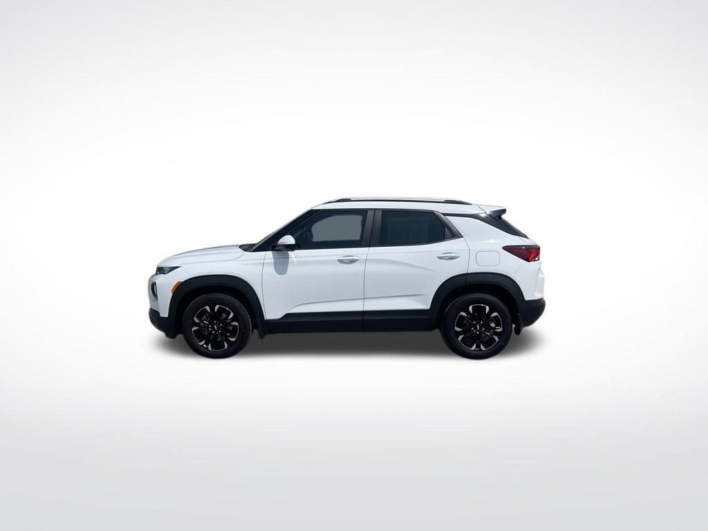 Used 2023 Chevrolet TrailBlazer LT w/ Convenience Package FWD image 2