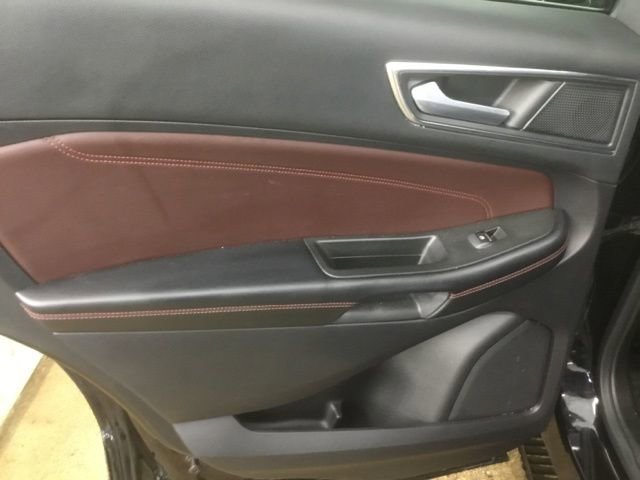 Used 2022 Ford Edge Titanium w/ Equipment Group 301A image 9