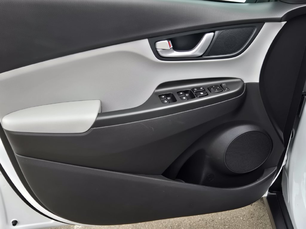 Used 2023 Hyundai Kona SEL FWD image 11